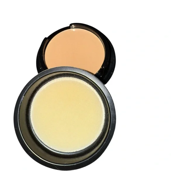 MAC Cosmetics Compact Powder Refill Medium Plus - Picture 3 of 4